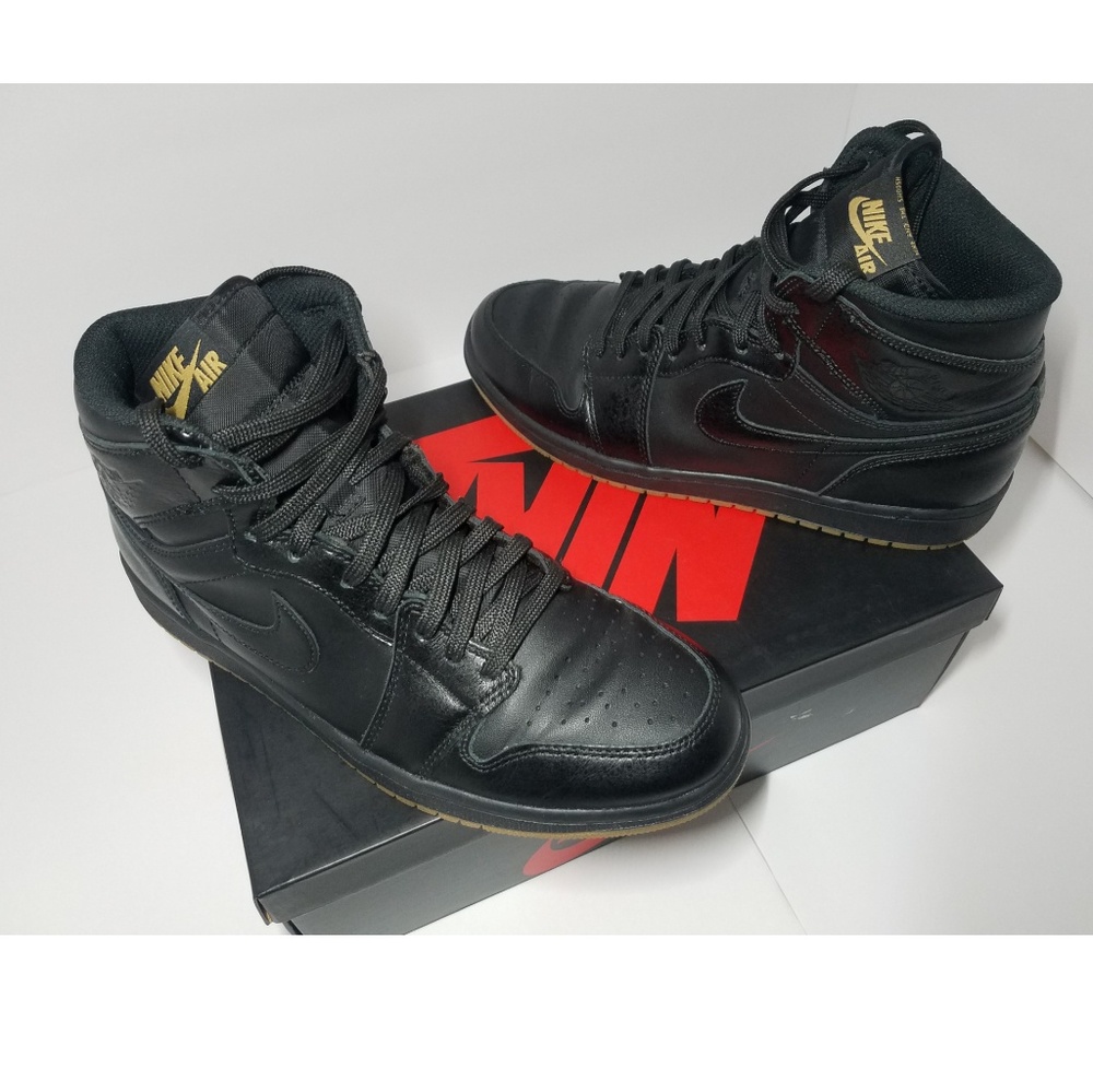 AIR JORDAN 1 Retro High OG - Size 10